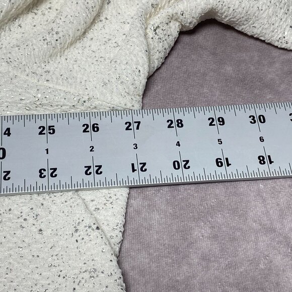 Catherines  2X V-Neck Pullover LS Blouse Top White Textured With Silver Specks - Picture 8 of 9